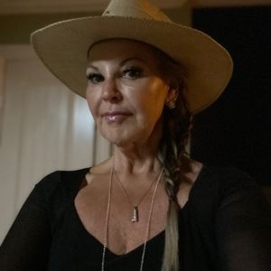 Meet your Posher, Laurie